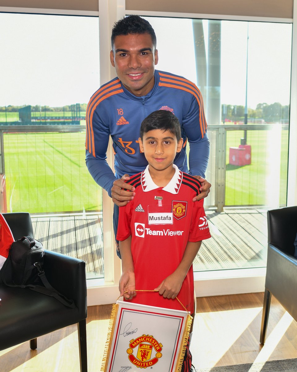 Happy birthday to our no. 1️⃣8️⃣ @Casemiro 🎂🎈

Let’s hope it’s one to remember as Case and his @ManUtd team-mates prepare to take on Barcelona 🤞

Come on #MUFC! 🙌🔴 