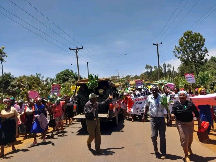 Maandamano in Gatundu against Ruto's government. 

I thought only luos  demonstrates.

Haiya. 