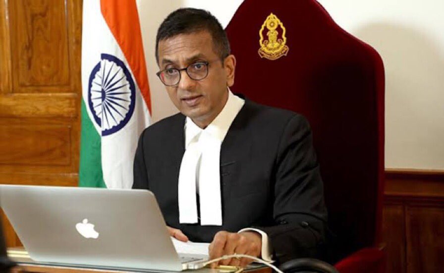 पवन खेड़ा को अंतरिम जमानत। असम पुलिस हाथ मलते रह गई।

इस आदमी 👇में रीढ़ है ।ये रंजन गोगोई नहीं है।

सच में आज चीफ जस्टिस चंद्रचूड ने जता दिया ये देश संविधान से ही चलेगा । 