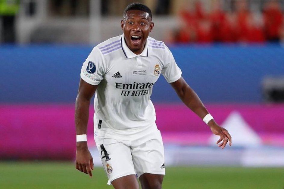 Miles de perfiles madridistas están ‘acosando’ a Alaba en su Instagram después de conocer que votó por #Messi cómo mejor jugador para el #TheBest 

Penoso. 