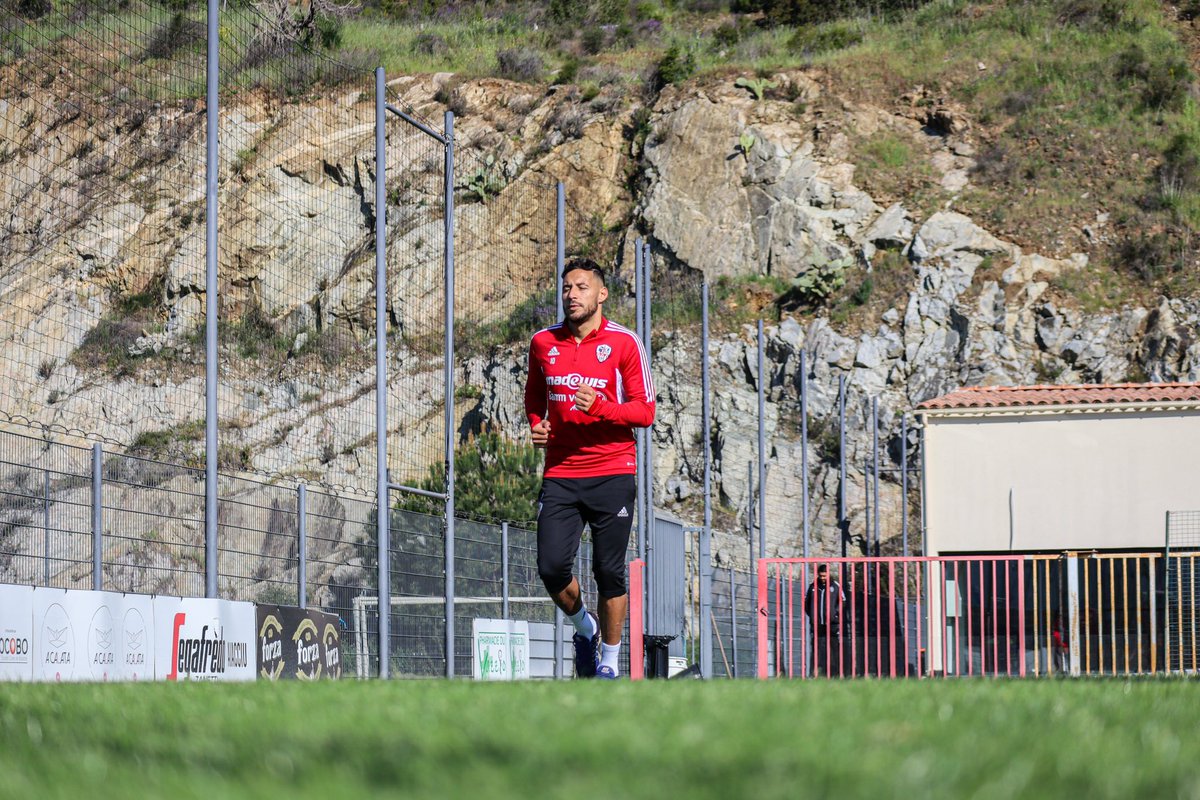 Youcef Belaïli de retour 🔄

➡️ Le mardi 28 mars dernier, le club avait décidé d’octroyer quelques jours supplémentaires à Youcef Belaïli en raison de sa blessure aux adducteurs. 

🏥 Le staff sportif et médical étaient informés et ont suivi les soins du joueur.

1/2 
