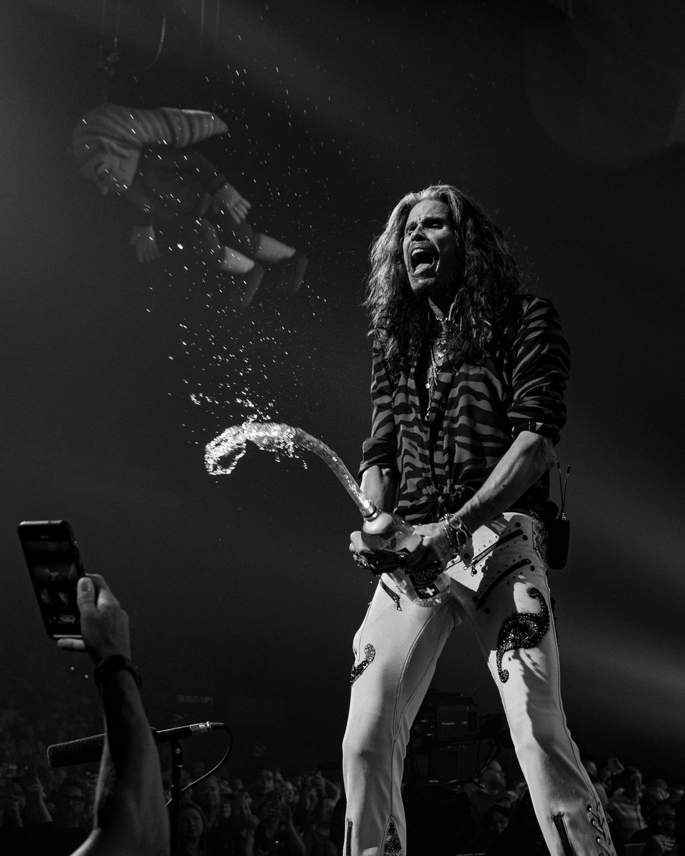 75 never sounded so good!! Let's all wish a big 75th HAPPY BIRTHDAY to the one, the only, the Demon of Screamin’, Mr. Steven Tyler! 