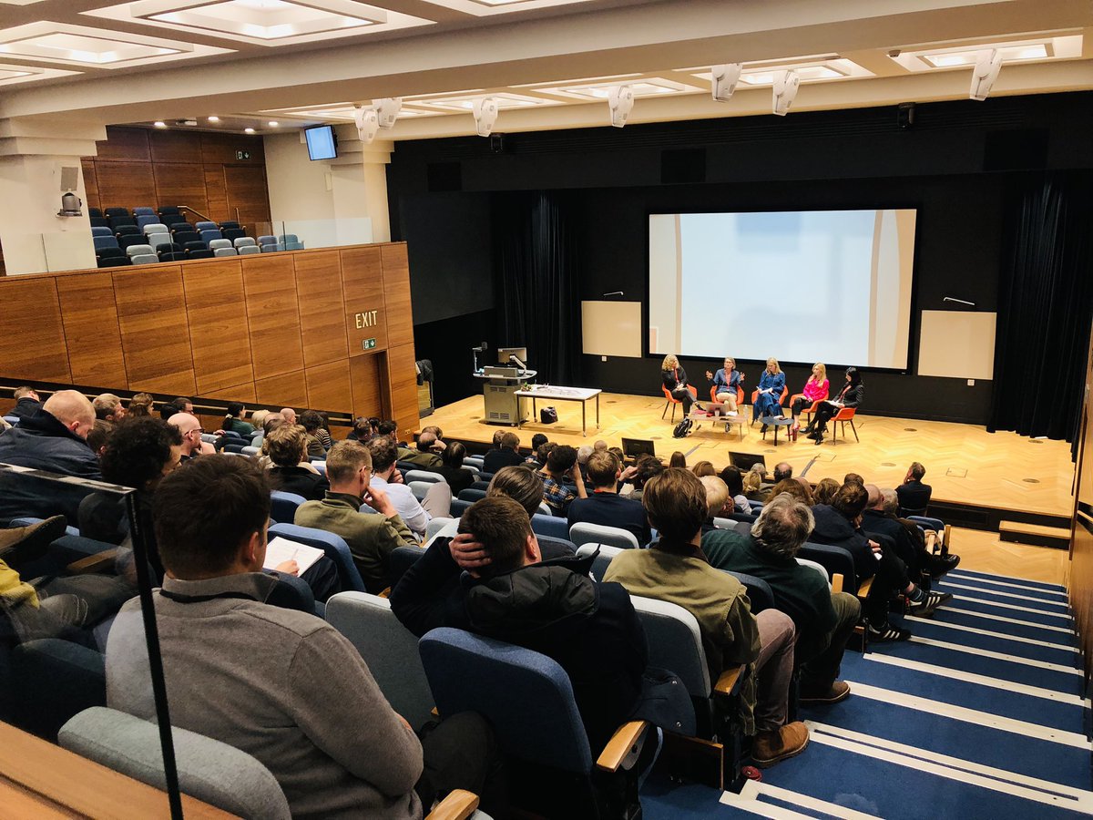 🇷🇺🇺🇦 @DrJadeMcGlynn, @NKuhrt, @GulnazSharaf, @VictoriaAHudson and @Mariia_Zolkina  talk with the public sharing their experiences and insights about the research conducted about the Russian invasion of Ukraine. 