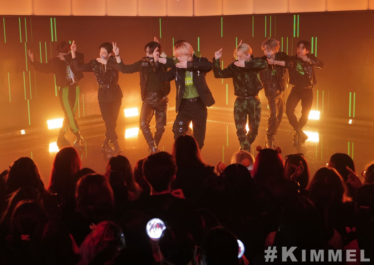 Look who’s here! 👀 🙌 @Stray_Kids #MANIAC 