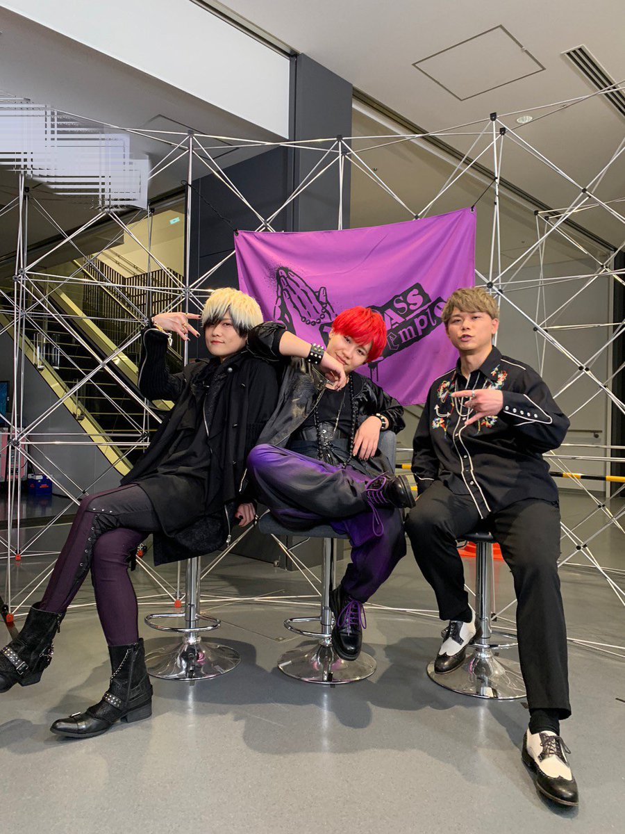 #ヒプマイ9thライブ Day2
皆さま2日間本当にありがとうございました！！
沢山エネルギーを放出して、それが溶け合って、まさしく別天地に全員で行けたかなと思います。
帰りはお気をつけて。
これからもみんなでヒプマイたのCんでいきましょーーーー！！ 
