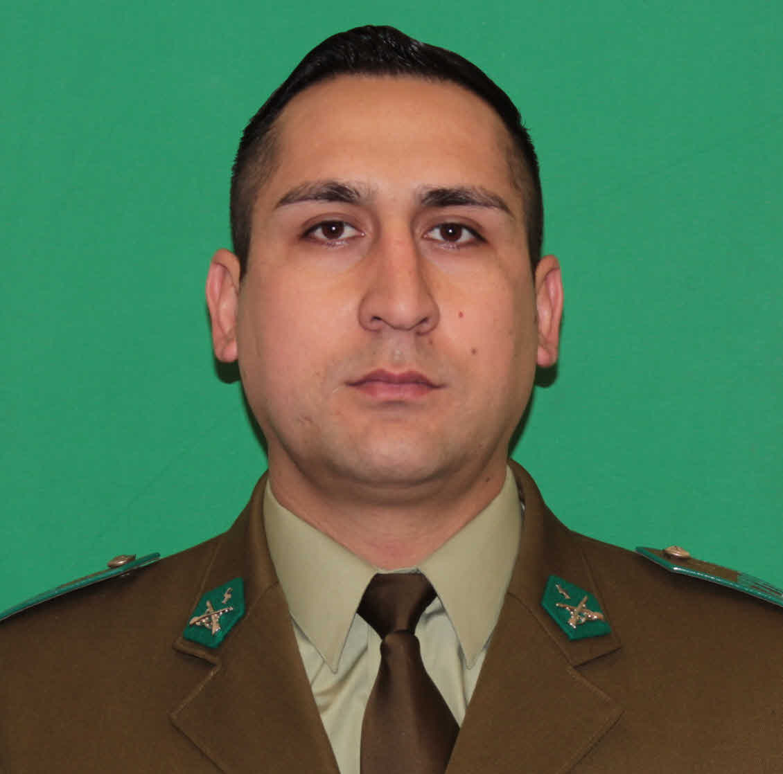 Con dolor, lamentamos informar el sensible fallecimiento del Cabo 1º Daniel Palma Yáñez (QEPD), quien fue cobardemente asesinado durante un procedimiento policial, en Santiago Centro. Como Institución, enviamos nuestro más sentido pésame a su familia, compañeros y amigos. 