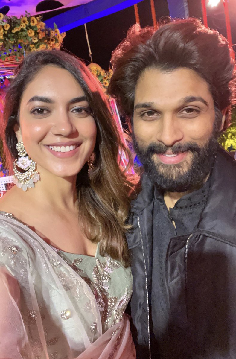Wishing one of my favorites @alluarjun garu, a very happy birthday!!! The first look of #Pushpa2 is 🔥
Killing it like always! 😎🤍 