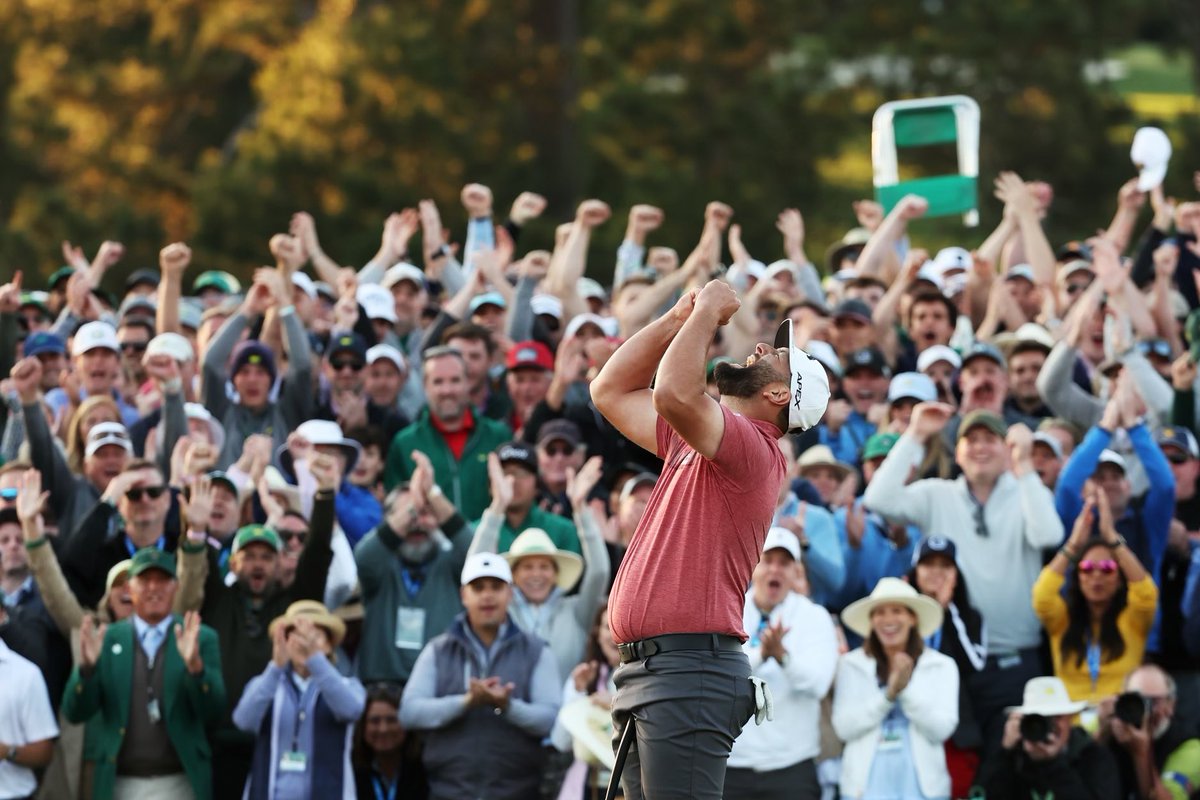 It’s hard for me to put my emotions into words, but I want to thank everyone for supporting me. This one was for Seve. Having my family there made it even better. A dream come true! @TheMasters 