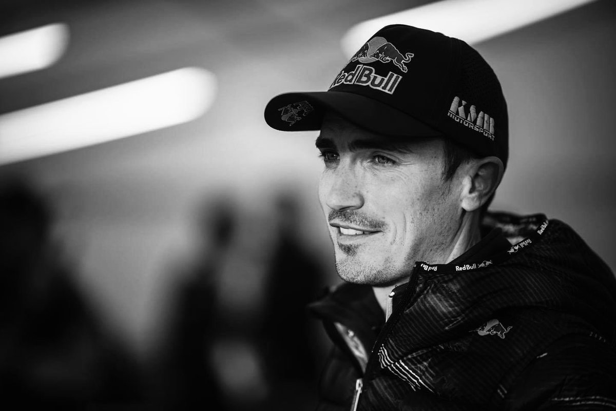 La vie et ce sport peuvent être cruels parfois … C’est le cas aujourd’hui. Pour tes proches et pour la famille du @OfficialWRC et du sport automobile. 

Repose en paix Craig ✨ 