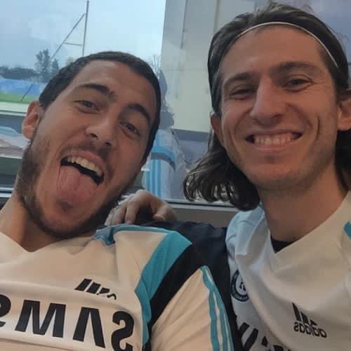 Filipe Luis :

"À Chelsea, Eden Hazard ne s'entraînait pas bien. 5 minutes avant le match, il pouvait jouer à Mario Kart et s'échauffer sans faire ses lacets. Le match commence et personne ne peut lui prendre le ballon. Il dribble 3-4 joueurs et nous fait gagner le match tout 