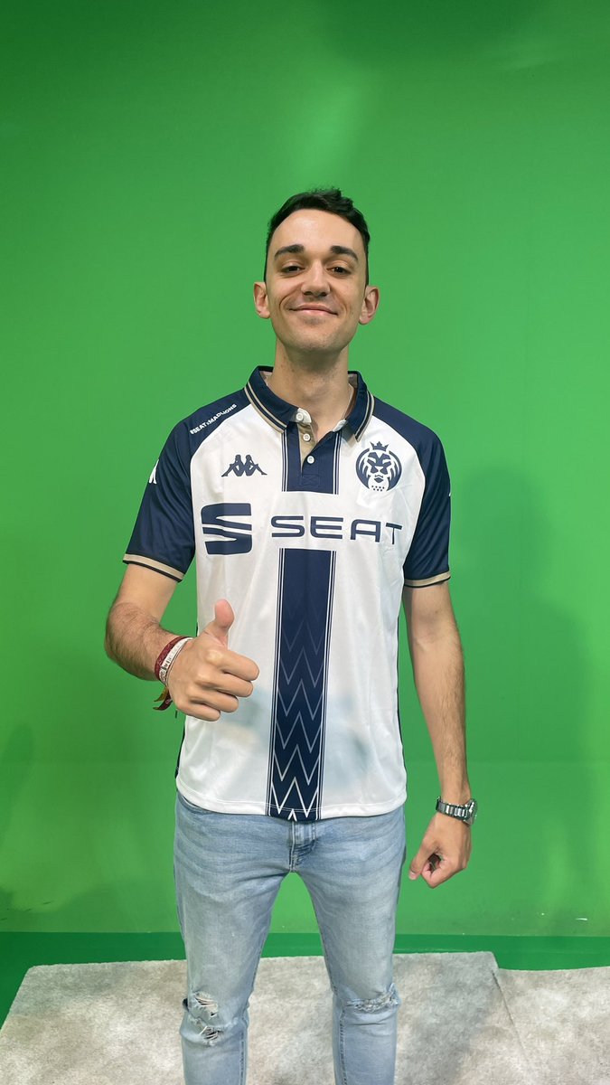 ¡Muchas gracias @MADLions por el regalo! La camiseta me gusta mucho 💛🫶🏼

Por cierto, ¿podríais regalarle una a mi madre? Por lo que sea es muy fan 😅👍🏼 