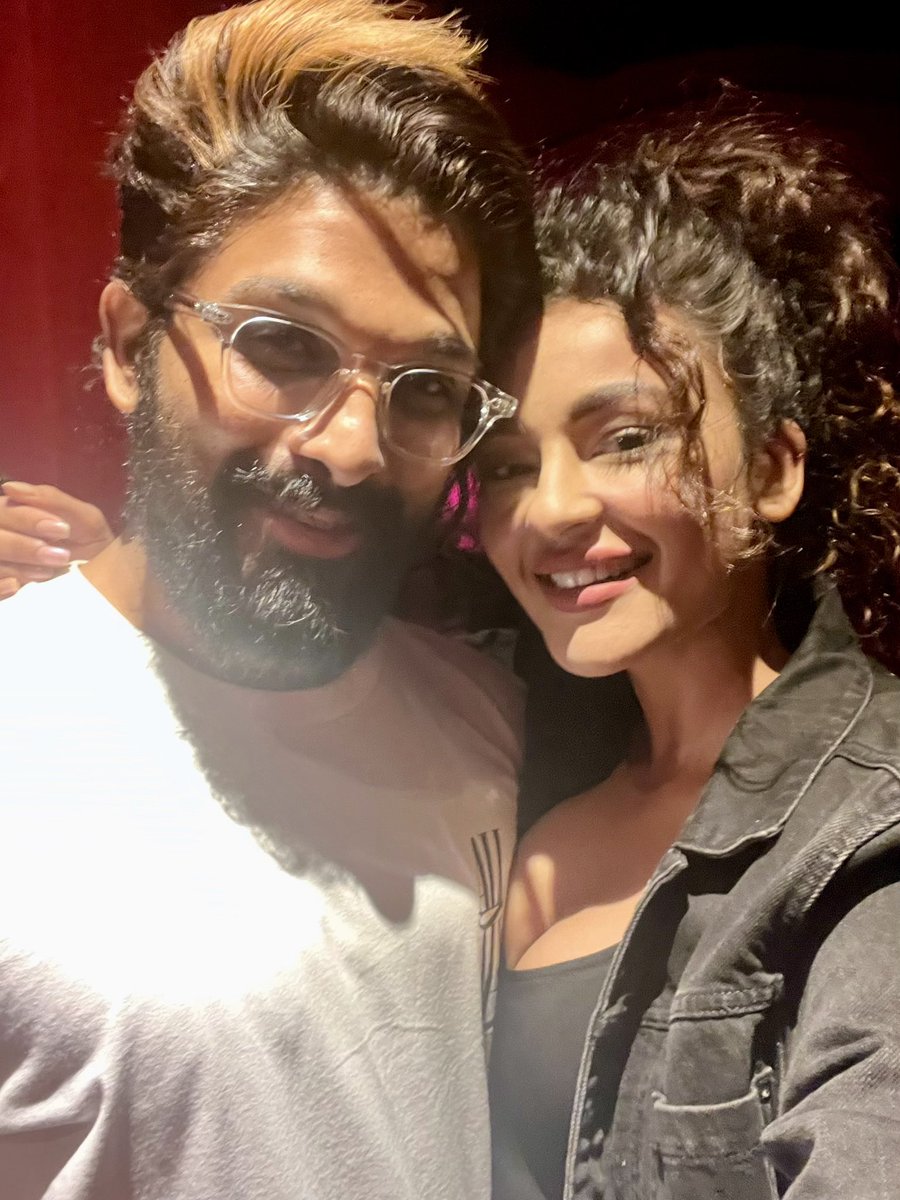 Dancers don’t need wings to fly! Their energies lead. Those who know. Know.

 @alluarjun 💕🕺💃 