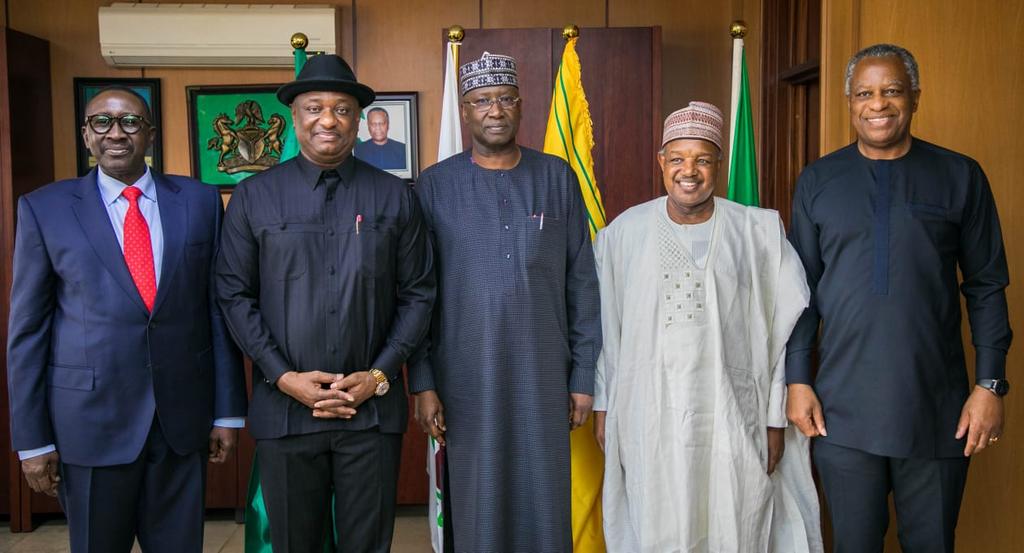 Received the visit of (from left) National Security Adviser, Babagana Mohammed Monguno, @FKeyamo Min. of State, Labour &amp; Emp.,  SGF Boss Mustapha &amp; H.E Sen Abubakar Atiku Bagudu,  Executive Governor @KBStGovt. @NigeriaGov @NGRPresident 