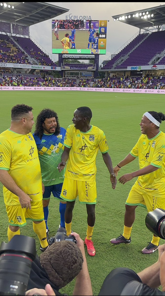 I took a cross from Ronaldinho, but caught it with my face 