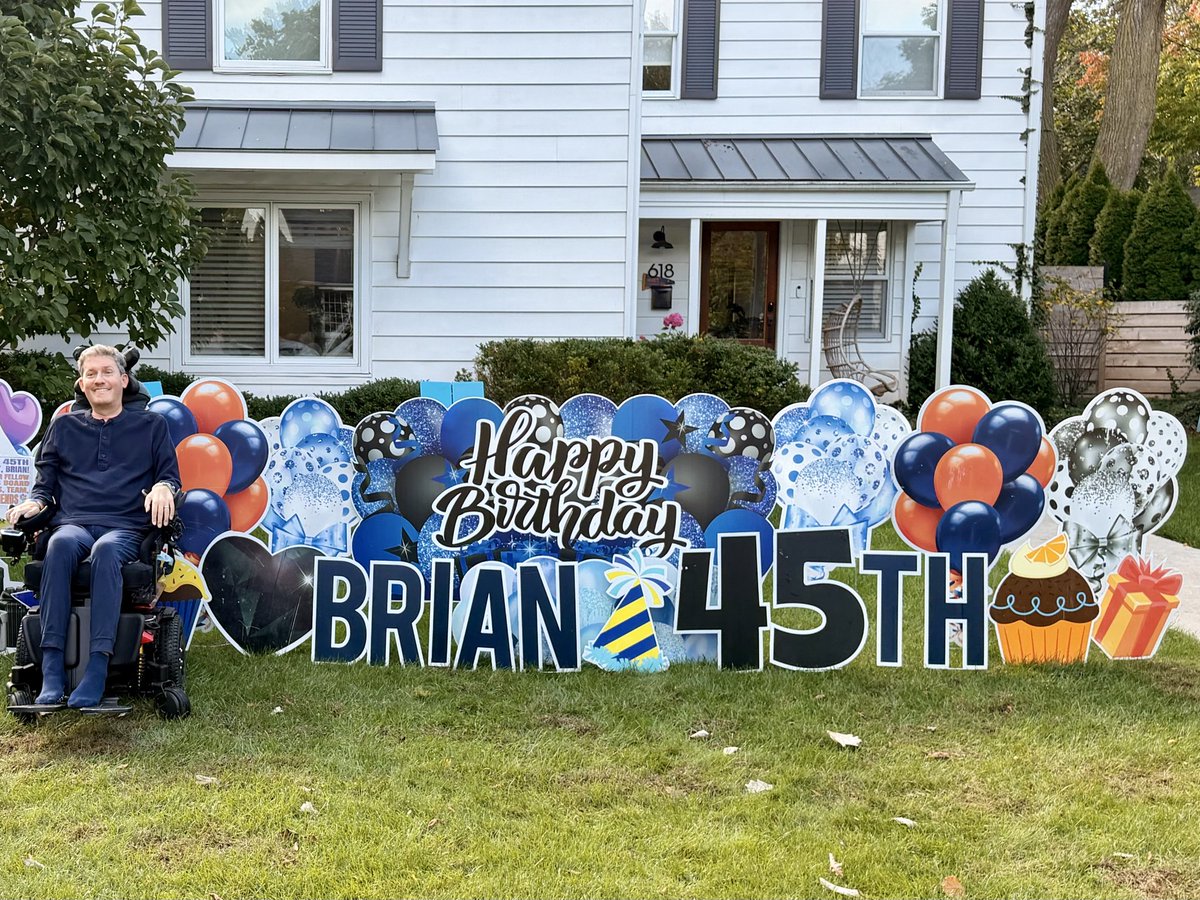 Today, I am 45!

Thank you, thank you, thank you @iamalsorg for this incredible surprise. So lucky to have you all in my life! 