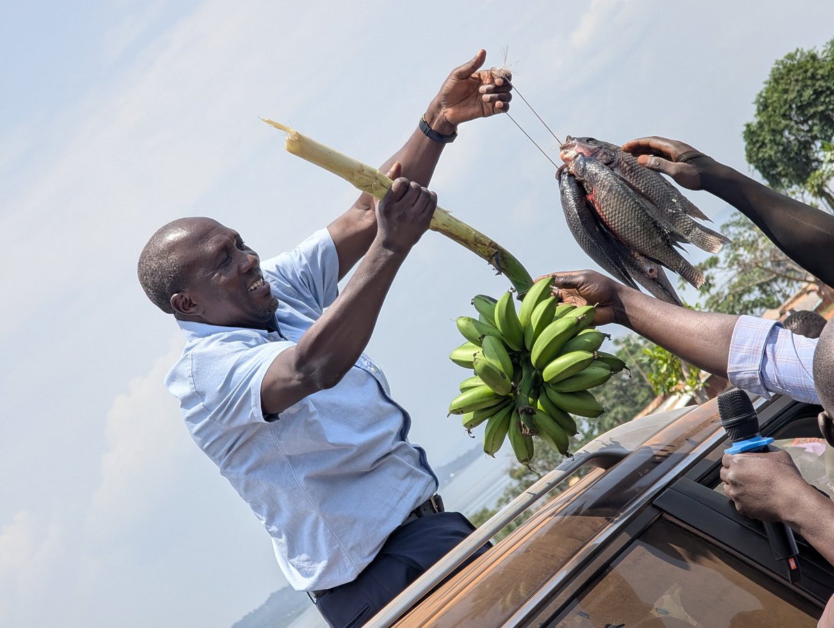 Received gifts from the fishermen of Buvuma. 