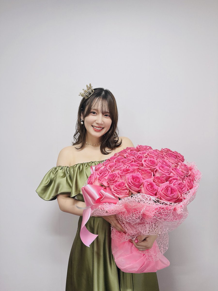 音泉祭りありがとうございました！！

音泉プリンセス、今後もどうぞよろしくお願いします👸
今日のイベント、始まる前はドキドキしていましたが、下野さんも一緒でしたし👑皆さんの声うれしかったです、、！

🌹薔薇すごすぎいーーー！！
ありがとうございます😊 