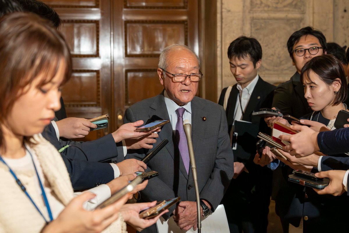 鈴木俊一幹事長 ぶら下がり会見 
国民民主党との幹事長会談を受けて

【質疑応答】令和7年10月14日(火)
Ｑ：TBSです。国民民主党の榛葉幹事長との会談を終えて、具体的にどういったお話をされたか、内容を教えてください。 