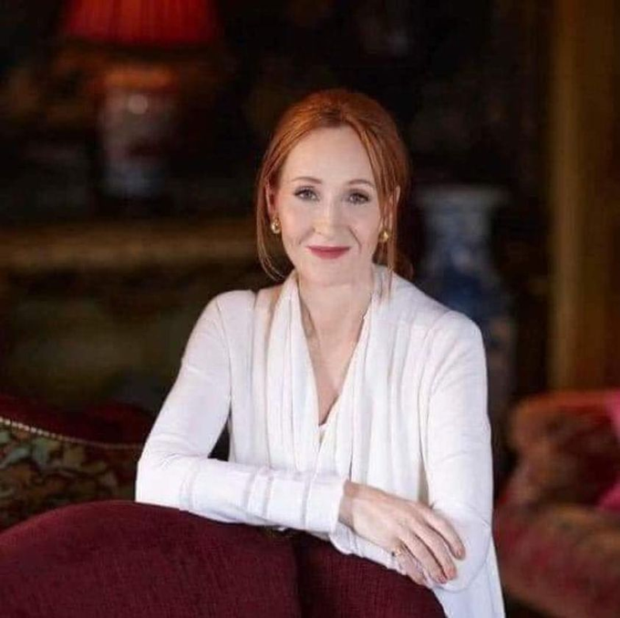 At age 17, she was rejected from college.
At age 25, her mother died from the disease.
At age 26, she moved to Portugal to teach English.
At age 27, she got married.

Her husband abused her. Her daughter was born.
At age 28, she got divorced and was diagnosed with severe 