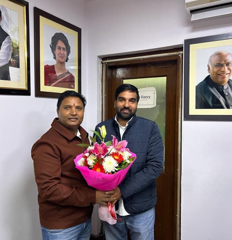 मुझे राजस्थान युवा काँग्रेस का आधिकारिक रुप से प्रदेशाध्यक्ष (निर्वाचित) घोषित करने पर राष्ट्रीय अध्यक्ष श्री मल्लिकार्जुन खड़गे जी, श्री राहुल गाँधी जी, श्री केसी वेणुगोपाल जी, श्री सचिन पायलट जी, श्री कृष्णा अल्लावारु जी, श्रीनिवास बी.वी. जी का हार्दिक आभार।
मुझे पूर्ण विश्वास 