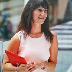 Congratulations to Prof @HeidiProbst who has been awarded an MBE in the King’s New Year Honours for services to radiography 👏 

Heidi led the Support4All project to develop a bra to improve accuracy and dignity for women undergoing radiotherapy for breast cancer. 
