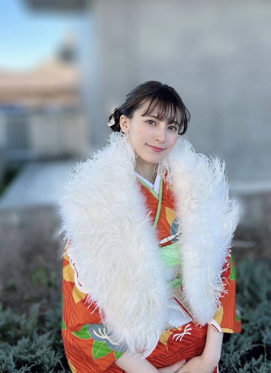 🌸成人式を迎えることができました🌸

いつもあたたかく見守ってくださっている皆さまへの感謝の気持ちでいっぱいです。

皆さんからもらったたくさんの愛を
お返しできるようにこれからも一歩一歩進んで行きます！

立派な声優になるぞー！！！

#新成人 #成人式 #成人式2024 