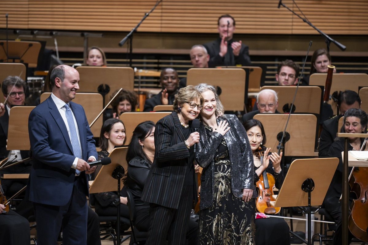 Receiving the 2024 Avery Fisher Prize and launching my residency with the @nyphil on the same evening 💫 

📸 Chris Lee 
