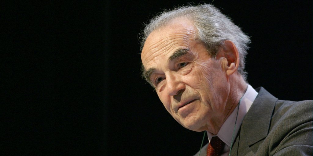 🕊️ C'est avec une immense tristesse et une profonde émotion que l'université #Paris1PanthéonSorbonne a appris, ce jour, la disparition de Robert Badinter.

Homme d’idéal, professeur de droit privé et sciences criminelles pendant 20 ans, puis professeur émérite, il était, et 
