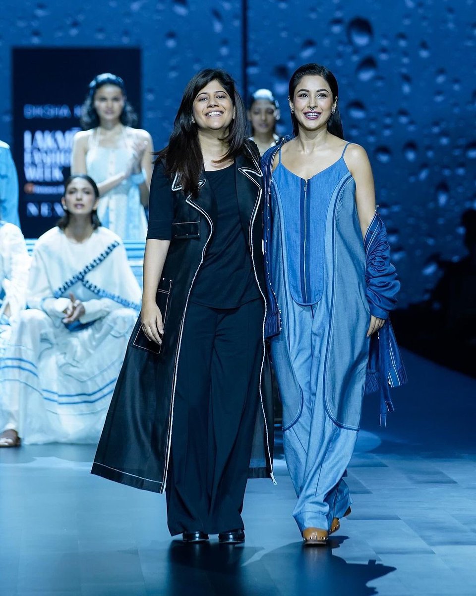 @ishehnaaz_gill and @aditiraohydari for Diksha Khanna and Nirmooha on Day 5.

#dikshakhanna @nirmooha @ILoveLakme
@fdciofficial
@NexaExperience #reliancebrandsltd
@R1SEWorldwide

#UltimateFaceDefinition #LakmēFashionWeekxFDCl
#LFWxFDCI #LakmēFashionWeek #LFW
#FDCI 