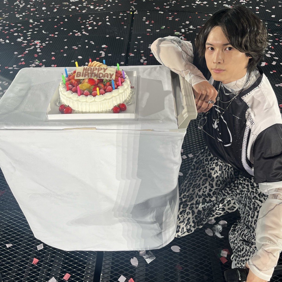 🎂Happy Birthday 髙地優吾🎉

※写っているのは松村北斗という人です
#SixTONES_VVS 