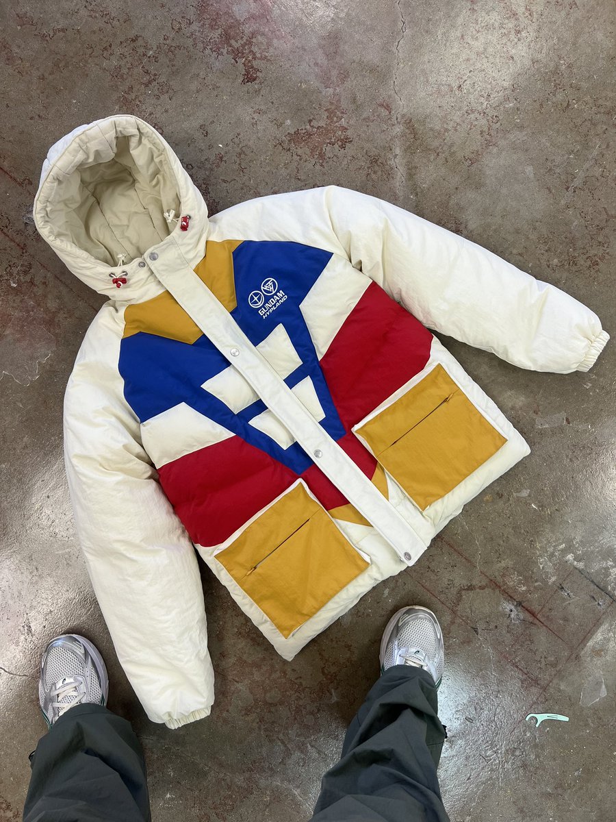GUNDAM RX-78 Reversible Puffer Jacket 