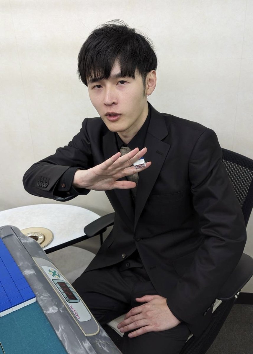 【ご報告】
日本プロ麻雀協会23期前期プロテストに合格しました！🀄🥳
まだまだ力不足だと感じているので、実力・所作等研鑽していきたいと思っています！スマブラ×麻雀の二刀流軽自動車で頑張ります！
先輩の皆様方よろしくお願い致します🙇‍♂️
友達の人はいつも通り麻雀誘ってください🙋‍♂️

チピチピ🐱 