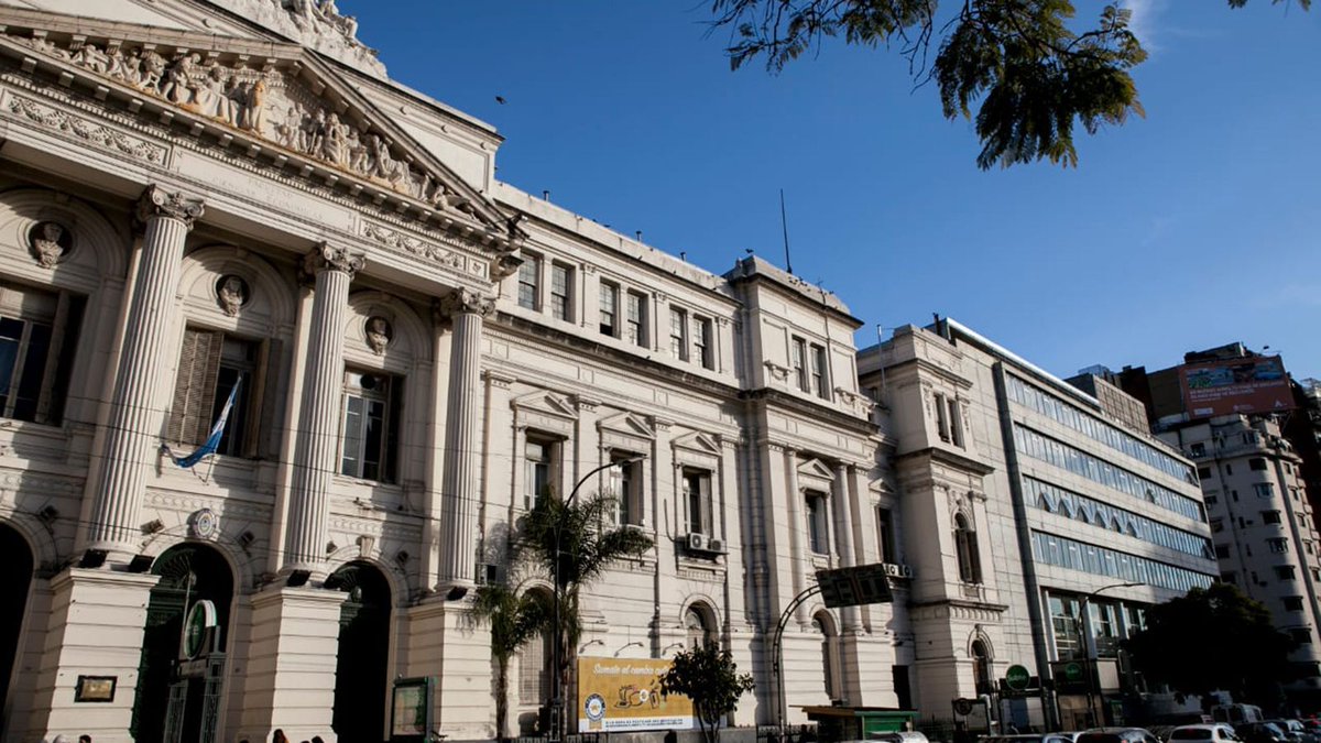 LA EDUCACIÓN PRIMERO

BANCO A LA UBA. Como egresado de Ciencias Económicas de la UBA, siento una profunda gratitud y un gran compromiso con la educación pública.

La UBA formó cinco Premios Nobel, tiene más de 1.500.000 profesionales egresados, 200 años de historia de formación 