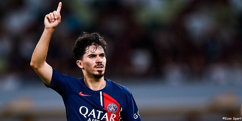 En 88 matches, Vitinha a déjà marqué plus de buts (11) avec le PSG que Marco Verratti en 416 rencontres.
Au-delà des stats, il est en train de prendre une telle ampleur !
Quel kif ce joueur ! 