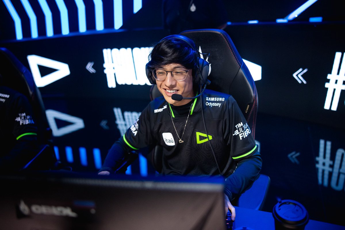 Sem mais delongas.

Tinowns já é indiscutivelmente o melhor e maior mid laner da história do CBLOL.

HEXACAMPEÃO. 
