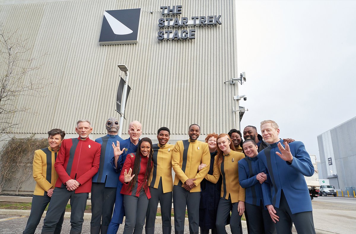 #PinewoodTorontoStudios have hosted all 5 seasons of #StarTrekDiscovery and today are delighted to announce they have 'The Star Trek Stage' now on the lot in honour of the longstanding relationship. Read more https://t.co/ZsY15Wjn1P

📸 Michael Gibson 