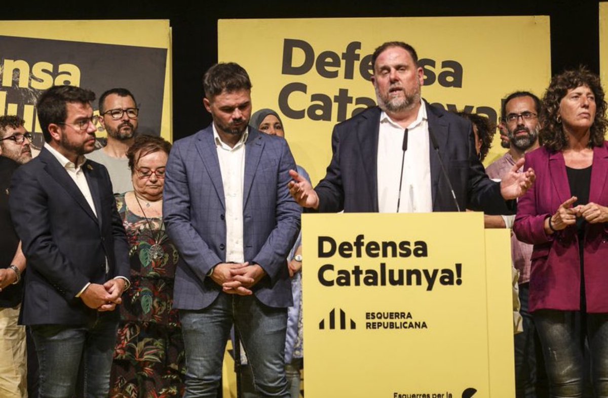Oye Rufi @gabrielrufian no sé nada de ti, no eres portavoz? será que estás en reflexión?
Enhorabuena por los resultados electorales pero se te ve cabizbajo será que estás cansado de tanto trabajo,ánimo campeón!!! 