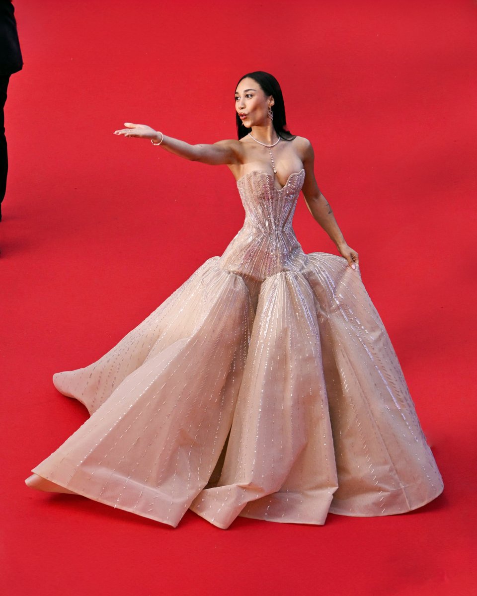 Coming out of my hibernation to post my first official Cannes Festival look. 

Wearing Rami Kadi couture.

 Styled by moi :) 