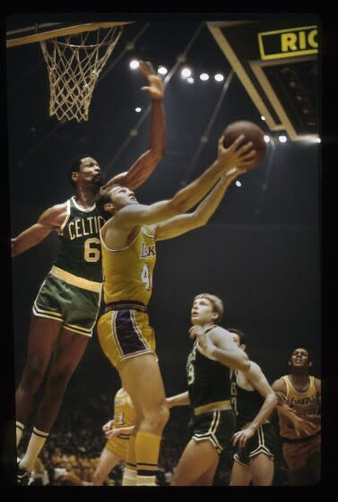 @LakeShowYo @zgvisualz1 Bill Russell and Jerry West 