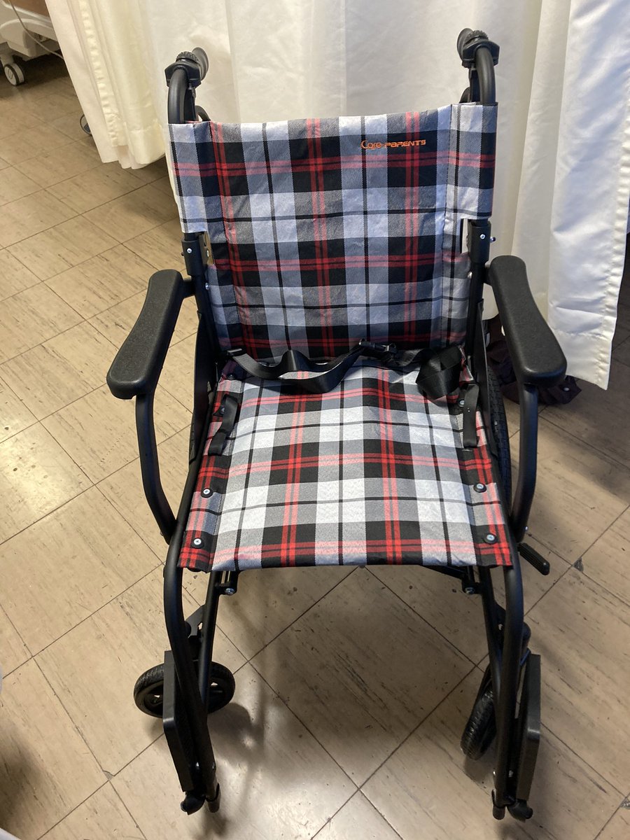 私はもう歩くことができないと言う話をしていたら
フォロワーさんが車椅子を買ってくれた。
とてもありがたい。 
