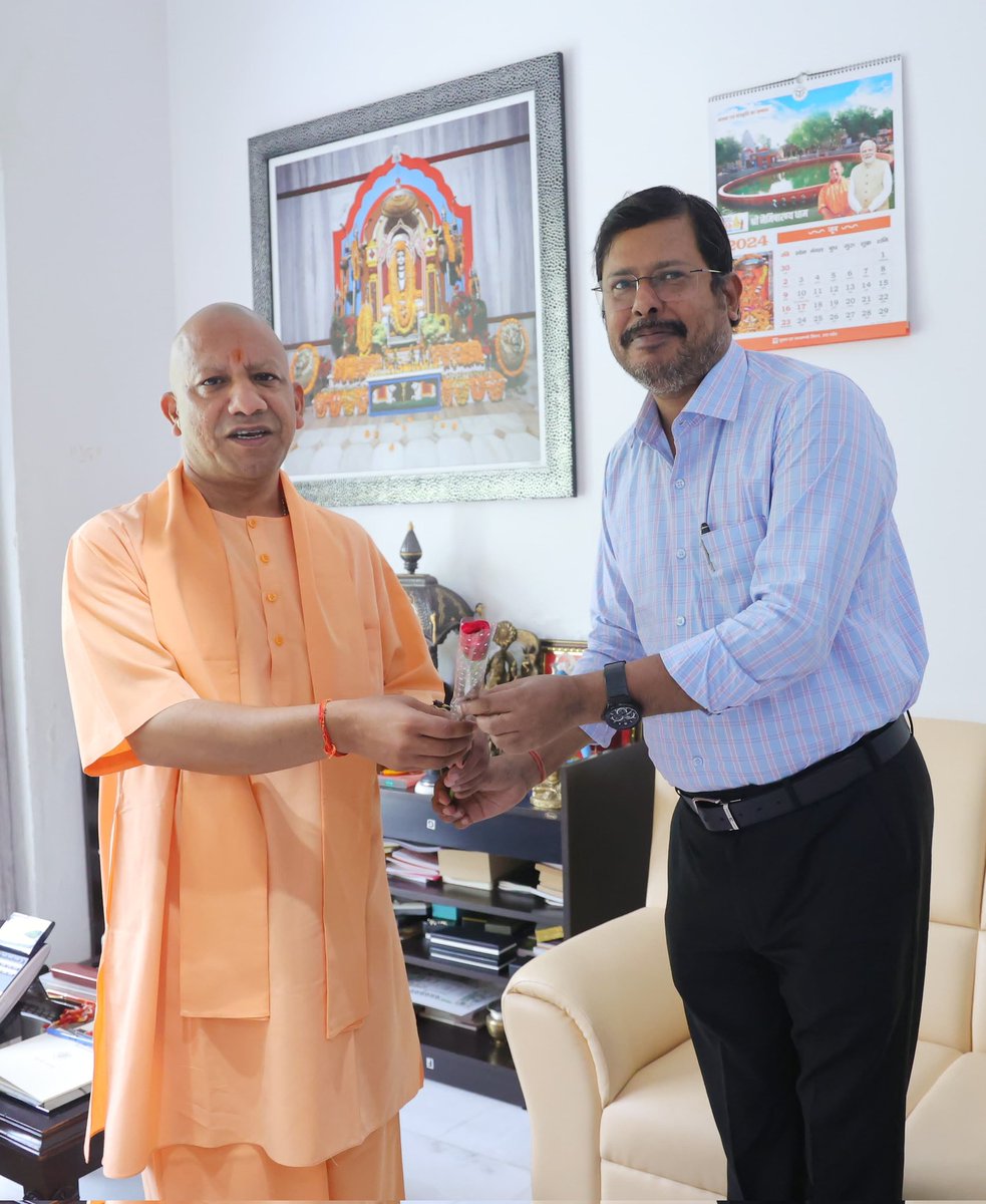 उत्तर प्रदेश के यशस्वी मुख्यमंत्री, गोरक्ष पीठाधीश्वर, यूपी के सतत विकास और उत्तरोत्तर प्रगति के लिए समर्पित महंत योगी आदित्यनाथ @myogiadityanath जी को जन्मदिन की हार्दिक शुभकामनाएँ।

प्रभु श्रीराम जी से प्रार्थना है कि आप दीर्घायु हों और सदैव स्वस्थ रहें। 