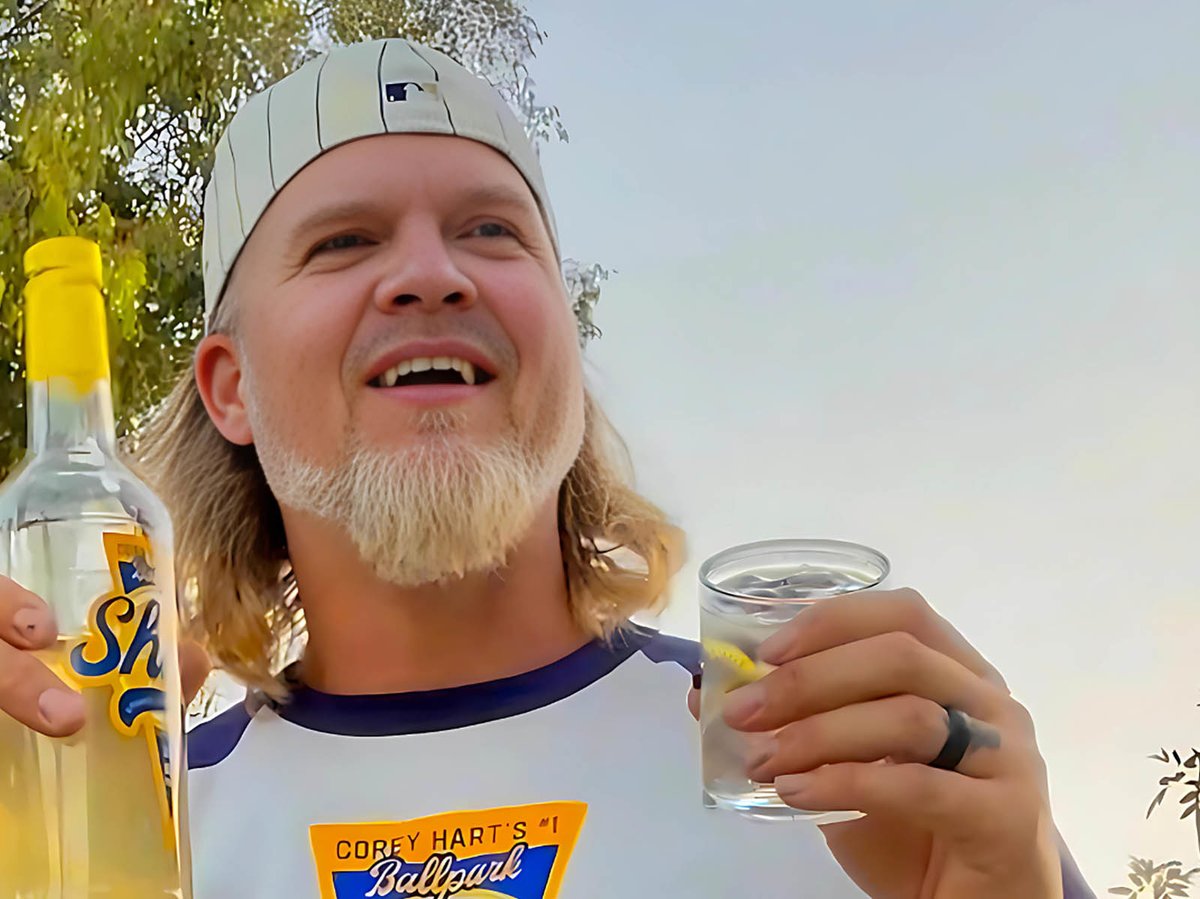 Former @Brewers star Corey Hart releases a Milwaukee-made smoked lemon moonshine https://t.co/VtFu3k0h7F 