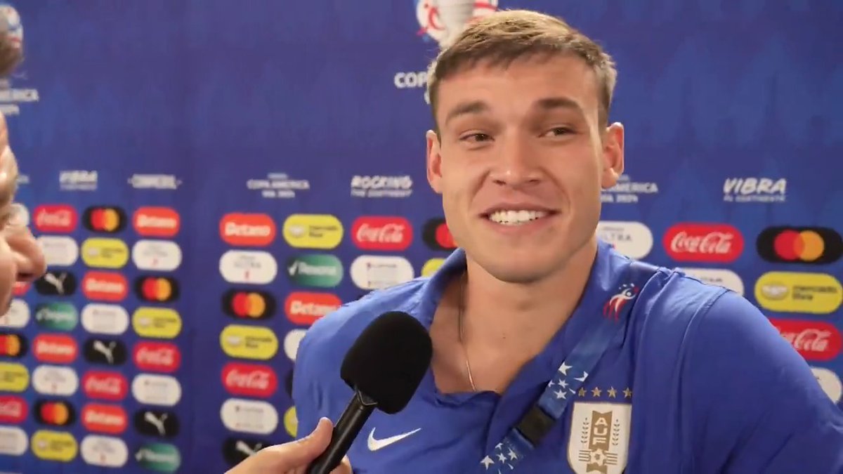 "El único que me criticó fue @LuisSuarez9"

@manuugarte8 