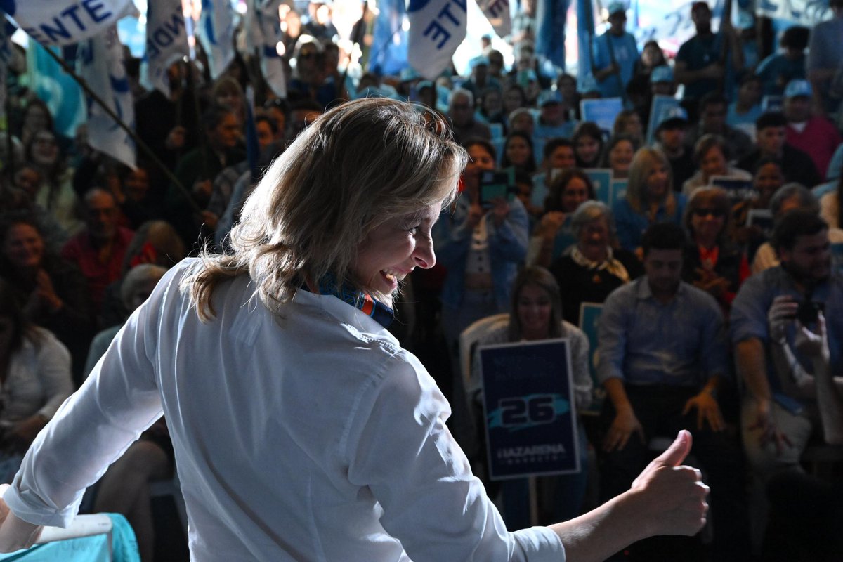 Queridos compañeros, hoy somos más blancos que nunca.
Les quiero dar las gracias, gracias infinitas.
Gracias por la confianza, por todo el trabajo, por la garra, por siempre estar. 
Nos unen muchas cosas, pero sobre todo nos une que somos nacionalistas.
Iniciamos juntos un largo 