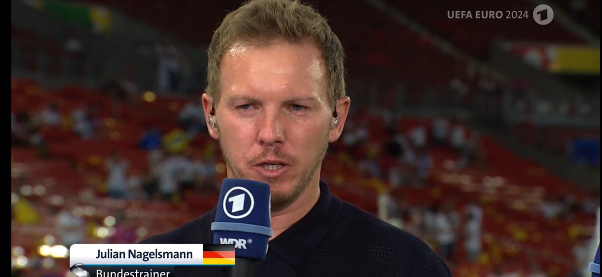 Ein sehr emotionaler Julian Nagelsmann eben in der Ard: „Ich kämpfe mit den Tränen. Es tut weh. Ein Heim-Turnier werde ich in meiner Karriere wohl auch nicht mehr erleben. (…) Wir haben eine tolle Symbiose mit den Menschen geschaffen, die Leute vor den Fernseher bekommen.“ 🇩🇪 