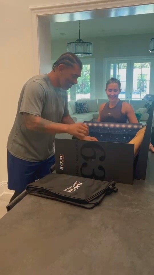 Hall of Famer No. 377 has received his box! Julius Peppers got to see his Gold Jacket created by @HaggarCo for the first time. #PFHOF24 