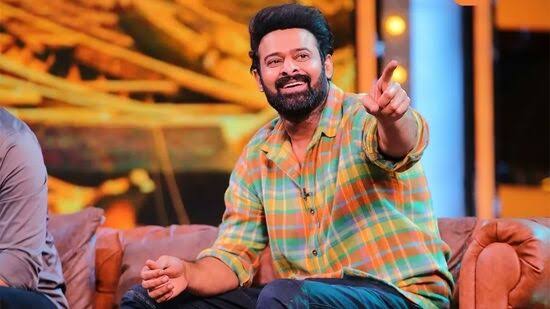 Okokadu oka Pan India hit vachi stardom raagane egiri egiri padtunaru 

nuv matram peak stardom achieve chesinaa inch ego lekunda calm ga pani cheskuntu velpotunav #Prabhas pure soul nuv ❤️ 
