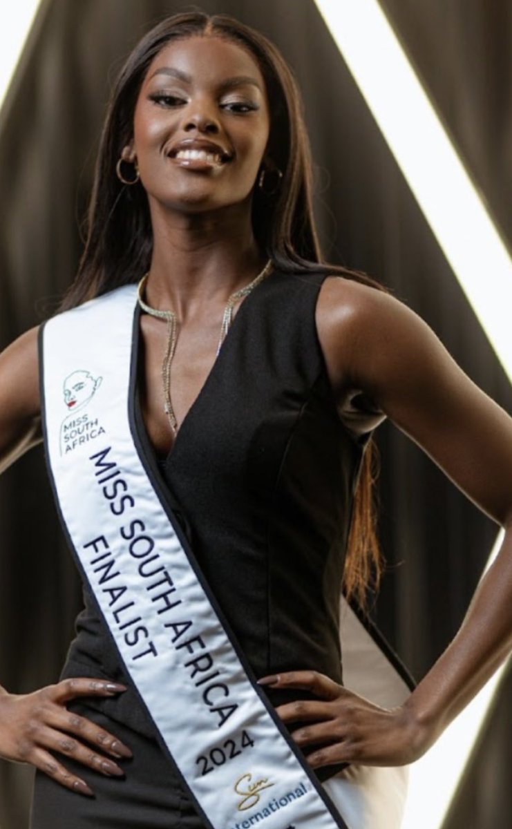 Miss SA 👑👑👑👑👑👑👑👑👑👑

Chidima Vanessa Onwe has met all the requirements to participate in the Miss SA pageant

Chidimma is a South African citizen 

She is stunning!!!!!!! 