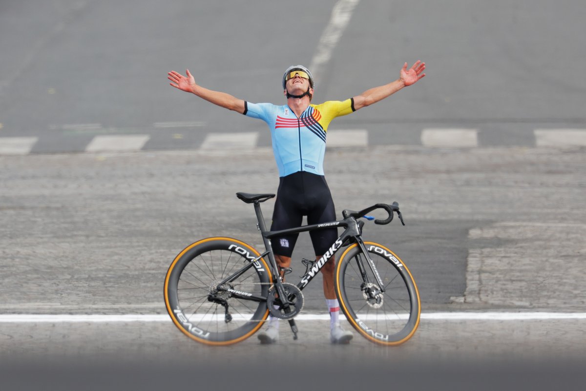 🥇🇧🇪 Remco Evenepoel 🇧🇪🥇

Your @Paris2024 Men’s #CyclingRoad Olympic Champion 🤩

#Cycling #OlympicCycling #Paris2024 