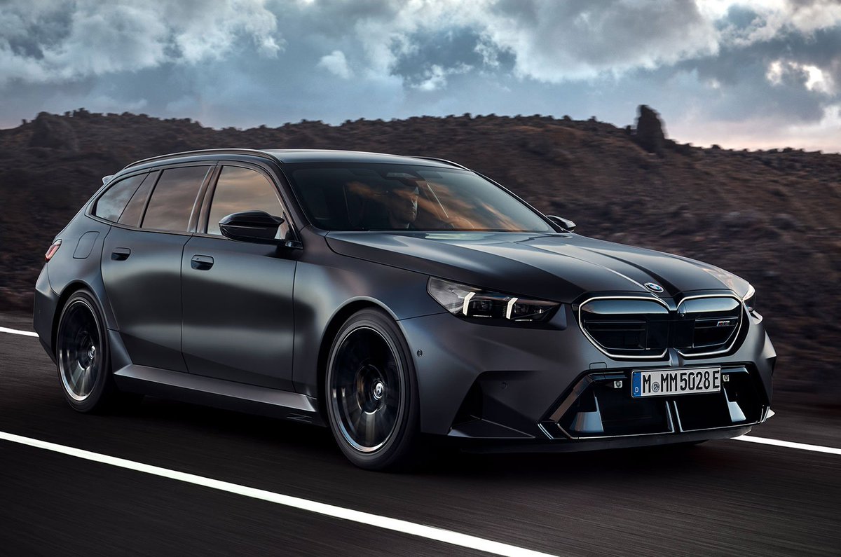 REVEALED: All-new BMW M5 Touring - here are the headlines:

🔥 4.4-litre 727bhp V8
⚡️ 42 mile electric-only range for PHEV
⏰ 0-62mph in 3.6 seconds
🤯 Up to 189mph
🗓 Early 2025
💷 £112,500

What do we think?! 🤔 